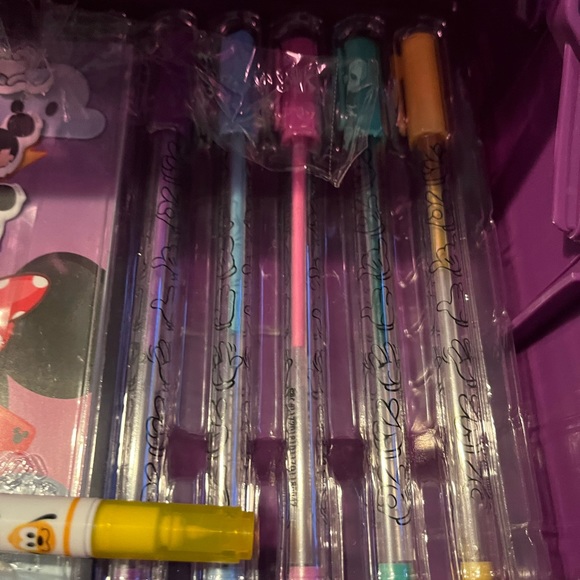 Disney Bundle 2 art sets one 3 tier art set 1 Minnie Mouse art set& sunglas bund - Picture 12 of 15